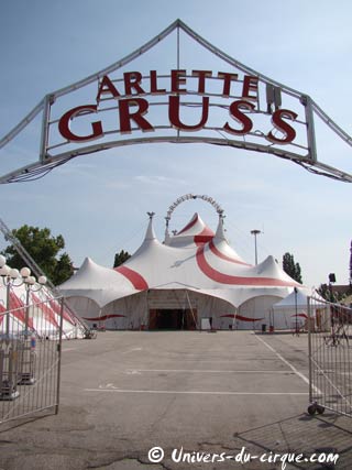 Le cirque Arlette Gruss à Troyes en images de jour comme de nuit