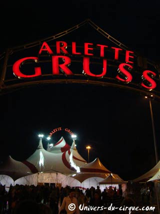Le cirque Arlette Gruss à Troyes en images de jour comme de nuit