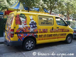 Le cirque Gontellis est arrivé dans le square Garibaldi à Paris