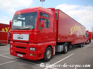 Retour en images sur l'arrivée et le montage du cirque Zavatta fils à Chenove