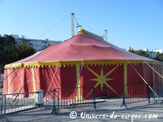 Les activités estivales 2010 de l'école du cirque Micheletty en Loire-Atlantique