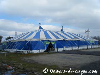 Les activités estivales 2010 de l'école du cirque Micheletty en Loire-Atlantique