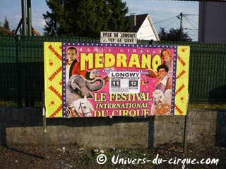 Le service affichage du cirque Medrano à Longwy en images