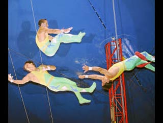 Quimperlé: Pinder, le géant du cirque entre en piste