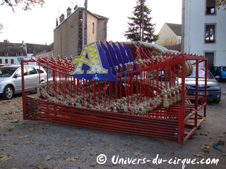 Saône-et-Loire: le démontage des installations du cirque Amar à Chalon-sur-Saône en images
