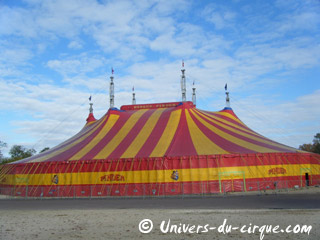 Paris: le grand chapiteau du cirque Pinder est monté sur la Pelouse de Reuilly