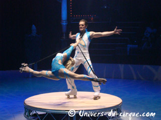 Paris: les Rollers Pilar au cirque d'hiver Bouglione à Paris