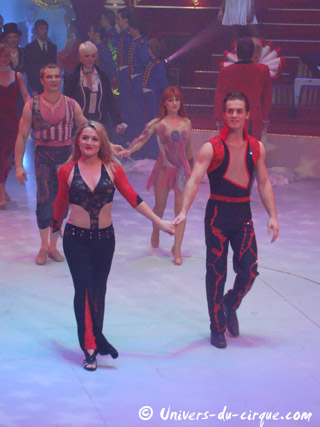 Paris: les Rollers Pilar au cirque d'hiver Bouglione à Paris