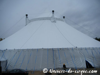 Hauts-de-Seine: le nouveau chapiteau du cirque d'hiver Bouglione est monté à Nanterre