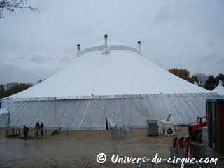 Hauts-de-Seine: le nouveau chapiteau du cirque d'hiver Bouglione est monté à Nanterre