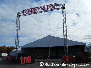 Paris: dixième anniversaire du Cirque Phénix avec 