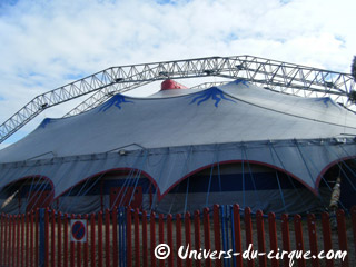 Paris: dixième anniversaire du Cirque Phénix avec 