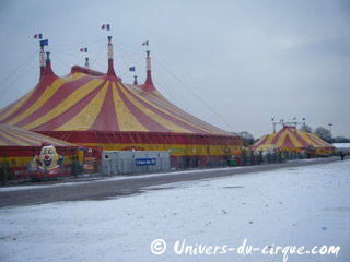 Paris: les cirques sous la neige dans la capitale