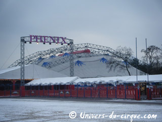 Paris: les cirques sous la neige dans la capitale