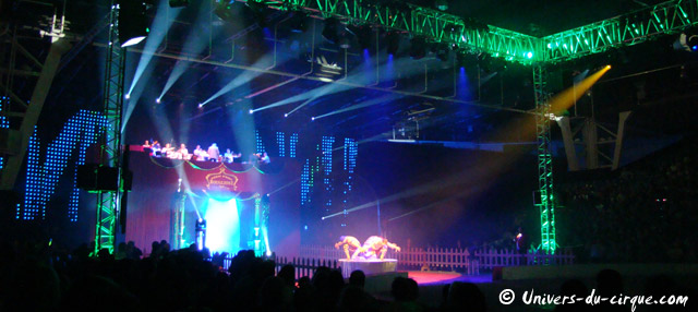Seine-Saint-Denis: fin du Grand Cirque de Nol 2010 au Bourget