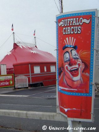 Maine-et-Loire: le Buffalo Circus à Saumur du 19 décembre 2010 au 02 janvier 2011