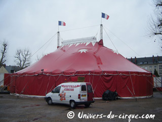 Maine-et-Loire: les représentations du Buffalo Circus à Saumur se poursuivent jusqu'au 02 janvier 2011
