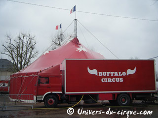 Maine-et-Loire: les représentations du Buffalo Circus à Saumur se poursuivent jusqu'au 02 janvier 2011