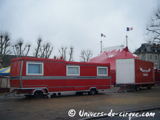 Maine-et-Loire: les représentations du Buffalo Circus à Saumur se poursuivent jusqu'au 02 janvier 2011