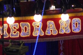 Italie: le Circo Medrano-Casartelli à Naples pour les Fêtes de fin d'année 2010