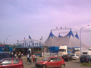 Italie: le Circo Embell Riva poursuit sa tournée en Syrie