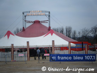 Yvelines: fin du séjour hivernal du Cirque Joseph Bouglione à Chatou le 19 janvier 2011