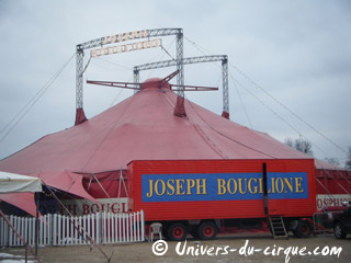 Yvelines: fin du séjour hivernal du Cirque Joseph Bouglione à Chatou le 19 janvier 2011