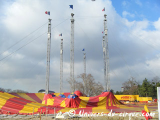 Paris: phase finale du démontage du grand chapiteau du Cirque Pinder à Paris