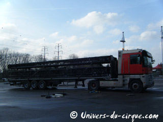 Essonne: démontage des installations du 19 Festival International du Cirque de Massy