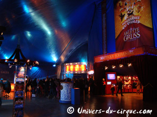 Le nouvel aménagement du hall d'accueil du Cirque Arlette Gruss en images