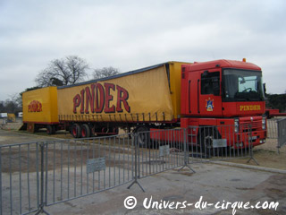 Paris: dernières images du Cirque Pinder sur la Pelouse de Reuilly avant son départ en tournée