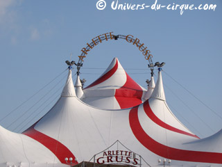 Gironde: en piste avec le ventriloque du Cirque Arlette Gruss à Bordeaux