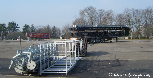 Essonne: dernières images du démontage des installations du 19 Festival International du Cirque de Massy