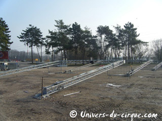 Essonne: dernières images du démontage des installations du 19 Festival International du Cirque de Massy
