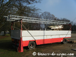 Essonne: dernières images du démontage des installations du 19 Festival International du Cirque de Massy