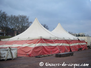 Italie: l'American Circus Togni à Livourne du 03 au 14 février 2011