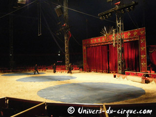 Italie: l'American Circus Togni à Livourne du 03 au 14 février 2011