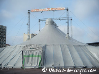 Paris: les représentations du Centre National des Arts du Cirque se poursuivent au Parc de la Villette jusqu'au 13 février 2011