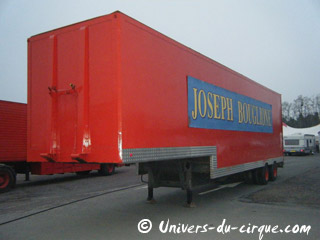 Essonne: le Cirque Joseph Bouglione est arrivé à Sainte-Geneviève-des-Bois