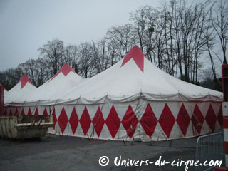Essonne: le Cirque Joseph Bouglione est arrivé à Sainte-Geneviève-des-Bois