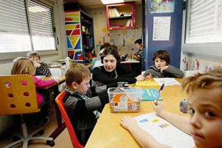 Les enfants de la balle du Cirque Arlette Gruss privés d'institutrice