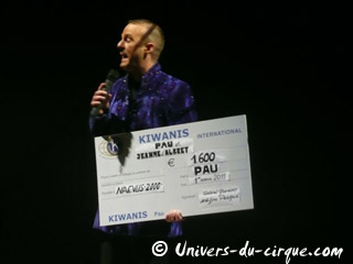 Pyrénées-Atlantiques: le Kiwanis Club sous le chapiteau Amar à Pau le 01 février 2011