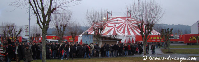 Dordogne: succès pour le Cirque Amar à Périgueux