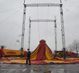 Ariège: le Cirque Pinder s'installe en ville à Foix