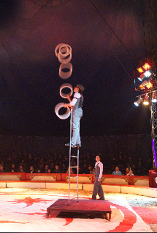Joanès sur la piste du Cirque Lydia Zavatta en images