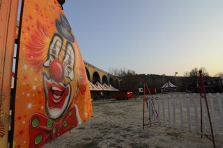 Bouches-du-Rhône: l'installation du Cirque Maximum à Aix en Provence en images