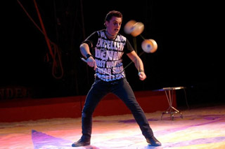 Bouches-du-Rhône: le spectacle 2011 du Cirque Pinder en images