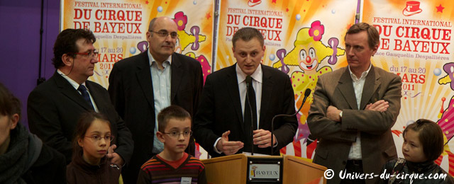 Calvados: inauguration de l'exposition du 4° Festival International du Cirque de Bayeux