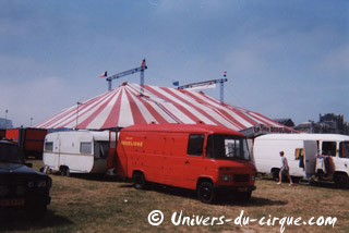 Retour en images sur les tournées en France du cirque de Hans Martens (01)