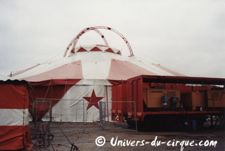 Retour en images sur les tournées en France du cirque de Hans Martens (02)